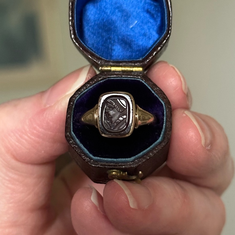 Antique Victorian 10k Gold and Sard Carved Intaglio Signet Ring 6.25 - Picture 9 of 15